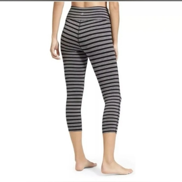 Athleta Striped Chaturanga Capri Leggings, Heather Gray & Black, Size MP - Picture 2 of 13